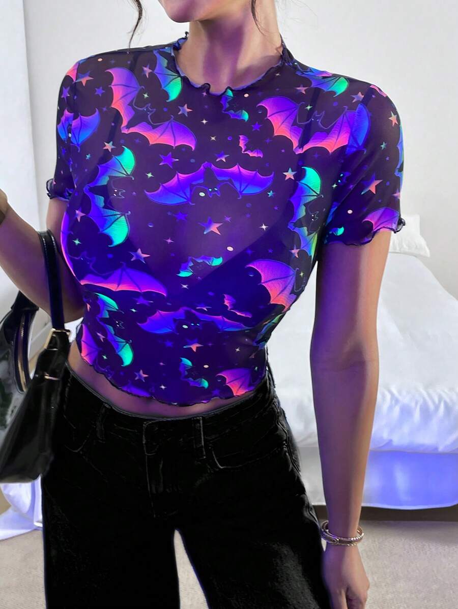 SHEIN Essnce Parte superior de malla fluorescente con estampado de murciélagos para mujer, camiseta informal de verano con gráficos, top corto para festivales, blusas de verano, vestidos de fiesta, ropa de Halloween, atuendos de orgullo - Multicolor - Ver 1