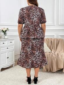 SHEIN Privé Conjunto de 2 piezas de blusa de manga abullonada con pliegues y falda plisada, de talla grande, diseño de lazo con estampado de leopardo, elegante, para primavera/verano