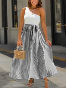 SHEIN Clasi Váy xẻ cao thắt lưng kẻ sọc dây mảnh cho nữ đi nghỉ ở bãi biển - Đen và trắng - Xem 1