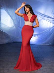 Glamrae Elegant Red Stretch Knitted Wide Strap V-Neck Chain Embellished Waist White Sequin Mesh See-Through Contrast Stitching Long Fishtail Tail Date Bachelorette Party Wedding Event Suitable For All Formal Occasions Heavy Industry Dinner Dress