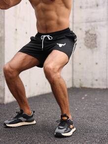 Manfinity Fitness Boyfriend Style Men's Striped Bull Print Drawstring Waist Loose Casual Shorts