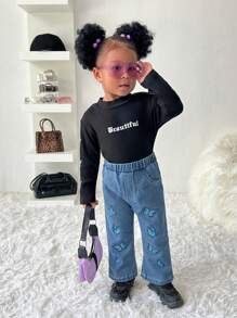SHEIN 女婴字母印花圆领长袖上衣和蝴蝶印花松紧腰口袋牛仔裤休闲 2 件套 - 彩色 - 查看 6