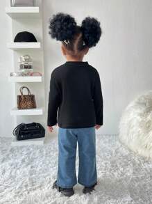 SHEIN 女婴字母印花圆领长袖上衣和蝴蝶印花松紧腰口袋牛仔裤休闲 2 件套 - 彩色 - 查看 2