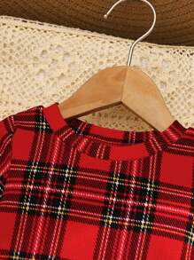 SHEIN Baby Girl Autumn Cute Collegiate Red Plaid Knit Elastic Long Sleeve Christmas Dress, Mommy And Me Matching Outfits (2 Pieces Sold Separately)