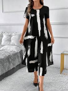 SHEIN Clasi 女式短袖不对称下摆开叉衬衫搭配阔腿裤，黑白笔触涂鸦图案，优雅的两件套适合春季、夏季、秋季 - 非常适合日常穿着、通勤、活动、教学等。 - 黑與白 - 查看 3