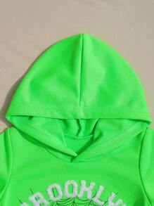 SHEIN 2 bucăți copii băieți ocazional sport streetwear modă litere broderie model pânză de păianjen set de hanoraci și pantaloni, potrivit pentru ieșiri - Verde - Vizualizare 7