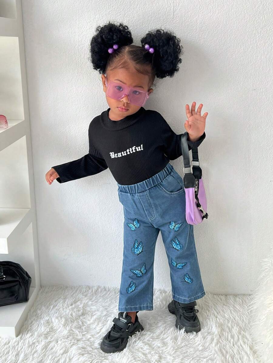 SHEIN 女婴字母印花圆领长袖上衣和蝴蝶印花松紧腰口袋牛仔裤休闲 2 件套 - 彩色 - 查看 1