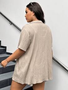 SHEIN EZwear Plus Size Áo Vest Màu Trơn + Hàng Trước Áo Sơ Mi Tay Ngắn + Thắt Nút Quần Short Bộ Ba Món Thường Ngày Mùa Hè - Màu be - Xem 2