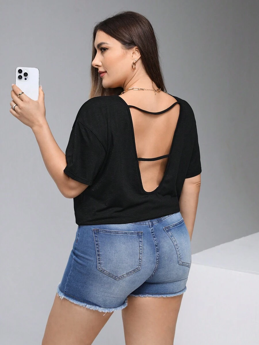 SHEIN Essnce Camiseta negra de escote en V y espalda descubierta para mujer de talla grande, camiseta entallada para volver al colegio - Negro - Ver 1