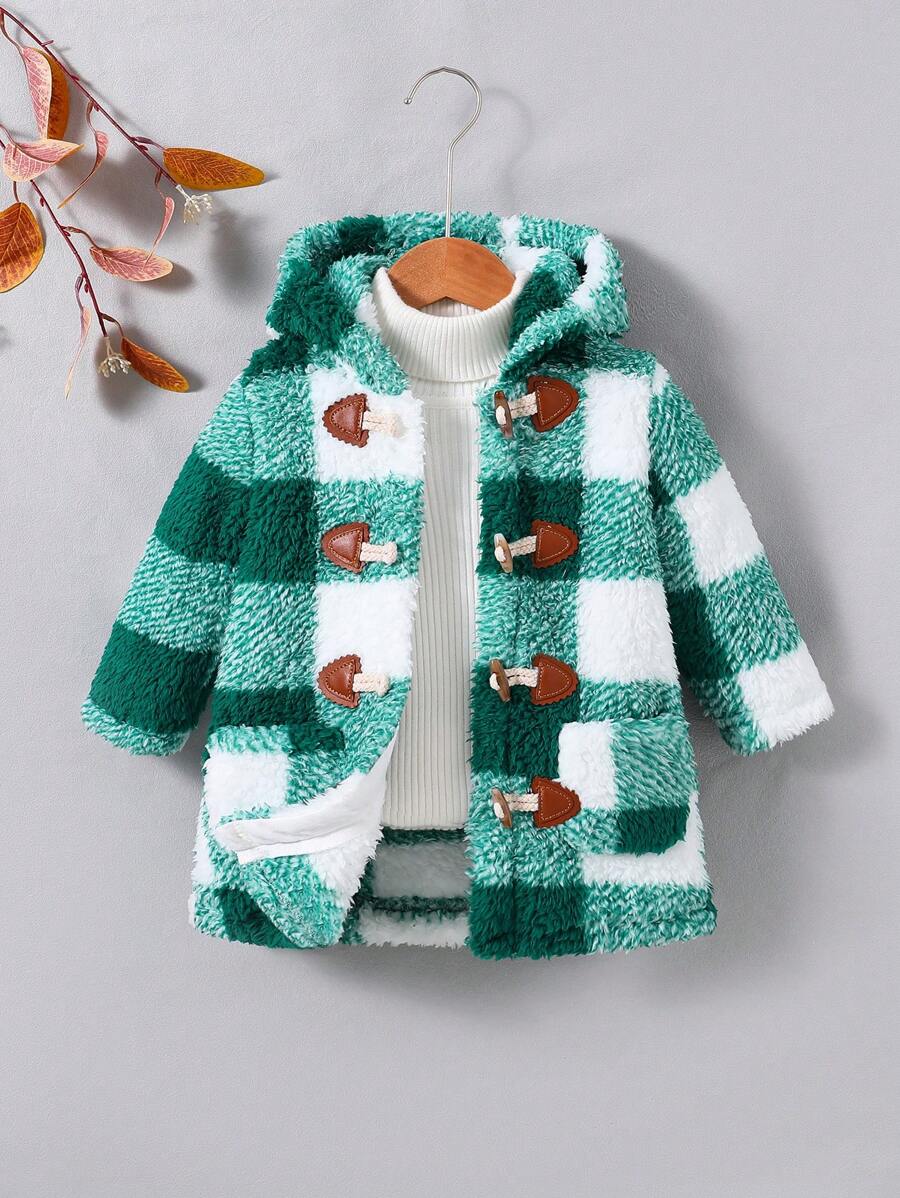 SHEIN 男婴绿白格子连帽夹克，正面带纽扣。专为户外、休闲、派对穿着而设计。采用柔软的毛绒面料制成，在寒冷的季节保持宝宝温暖。时尚的款式在保护宝宝免受寒冷的同时又显得时尚。适合不同国家和地区，是宝宝秋冬必备的服装单品 - 綠色 - 查看 1