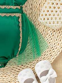 SHEIN Baby Girl Rose Embroidery Wood Ear Strap Mesh Stitching Bodysuit Spring And Summer Gorgeous  Elegant Fashion Comfortable Cute