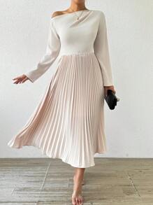 Chiquease 不对称肩长袖拼布 A 字褶皱连衣裙 - 杏色 - 查看 5