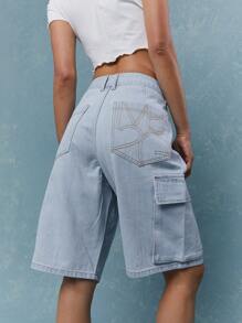 MISSGUIDED Pantalones cortos bermudas de carga de mezclilla con logotipo bordado en la parte posterior