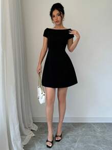 Rafferiza Women's Elegant & Sophisticated U-Neck Backless Fitted Dress, Black