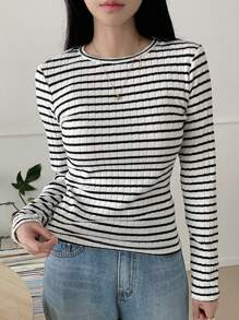 DAZY 女士休闲条纹保暖T恤，秋冬长袖女式上衣，保暖内衬 - 黑與白 - 查看 10