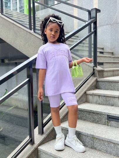 SHEIN Set de 2 piezas con camiseta de cuello redondo y estampado de letras 3D de unicolor, y shorts para niña preadolescente
