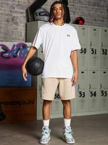 Manfinity Sport Corelite Boyfriend-Stil Herren Shorts mit Taillenbindung und Taschen, lässige Sportshorts, Schul-Jogginghose - Khaki - Übersicht 4