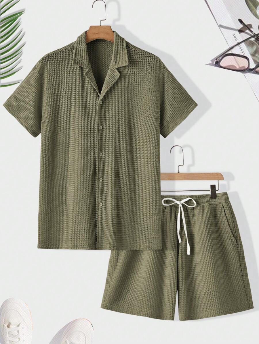 Manfinity VCAY 2 piezas Conjunto casual de unicolor minimalista de camiseta de manga corta y pantalones cortos de punto para hombre - Verde militar - Ver 1