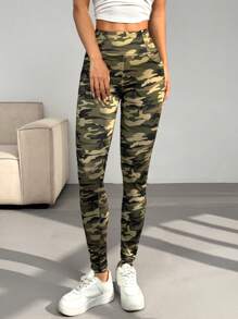 SHEIN EZwear 迷彩图案撞色缝线多口袋腰带紧身打底裤，秋冬 - 軍綠色 - 查看 2
