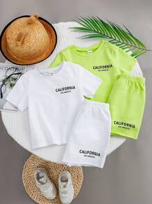 SHEIN Set di maglietta a maniche corte a maglia e pantaloncini con vita elastica per bambino/a sportivo/a casual con stampa a lettere, combinazioni multiple (2 set/4 set)