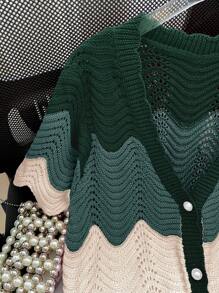 Calvaya Plus Size V-Neck Front Button Contrast Color Short Sleeve Cardigan - Dark Green - View 3