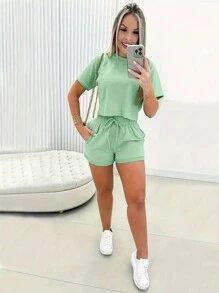 SHEIN Slayr Bộ 2 chiếc áo phông cổ tròn trơn có kích thước lớn và quần short có túi dây rút, trang phục thường ngày mùa hè - màu xanh lá - Xem 1
