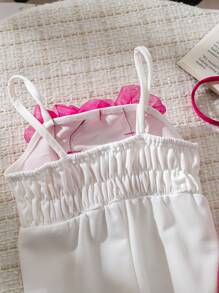 SHEIN Elegancki kombinezon 3D z siateczką w kwiaty dla dziewczynki i zestaw torebek z siateczki przez ramię, idealny na wycieczki