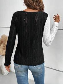 SHEIN Clasi Áo thun nữ có nút màu tương phản - Đen và trắng - Xem 2