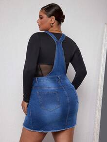 CovetEZ Plus Size Solid Color Pocket Distressed Frayed Edge Pinafore Denim Dress - Dark Wash - View 2