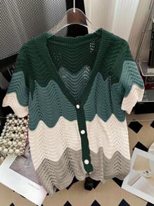 Calvaya Plus Size V-Neck Front Button Contrast Color Short Sleeve Cardigan - Dark Green - View 1