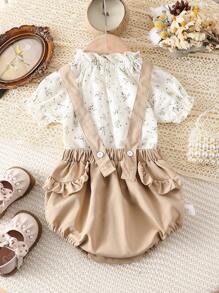 SHEIN 女宝宝碎花短袖上衣和围兜裤套装 - 卡其色 - 查看 2