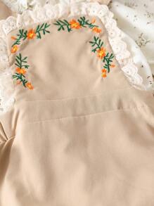 SHEIN 女宝宝碎花短袖上衣和围兜裤套装 - 卡其色 - 查看 5