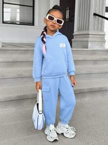 SHEIN 年輕女孩字母拼接袋鼠口袋下墜熱帽衫和汗褲 - 淺藍色 - 查看 1