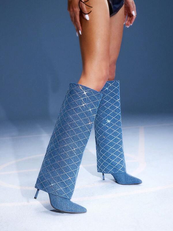 CUCCOO SZL Spitze Zeh High-Heel Stiefel mit Strass Dekor, hellblau aus Denim, Schlüpf-Stiefel bis zum Knie für Frauen zu Halloween, Weihnachten und Herbst