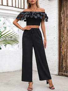 Calvaya Conjunto informal de pantalones con cordón y top hombros descubiertos con aplicación de malla con volantes para resort