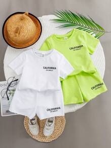 SHEIN Set di maglietta a maniche corte a maglia e pantaloncini con vita elastica per bambino/a sportivo/a casual con stampa a lettere, combinazioni multiple (2 set/4 set)