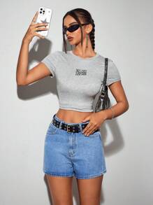 SHEIN Essnce Washed Pocket Detail Solid Denim Shorts - Medium Wash - View 3