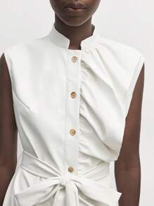 BizChic Robe de travail blanche à volants en PU, sans manches, avec ceinture - Blanc - Voir 4