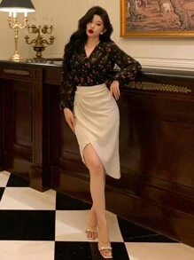 DAZY 女士全印花 V 领衬衫、长袖上衣、荷叶边、秋季女装