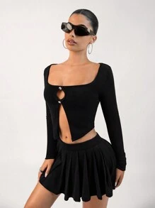 SHEIN ICON Conjunto Casual Preto Y2k: Camiseta com Decalque Recortado e Contas + Saia Mini Pregueada Conjunto de Duas Peças Outfits de Volta às Aulas - Preto - Visão 4