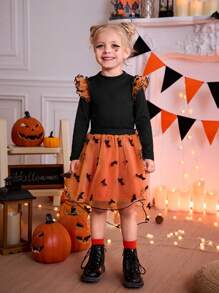 SHEIN 2 piezas Conjunto elegante de Halloween para niñas jóvenes con blusa de mangas acampanadas y falda de tul con estampado de murciélagos brillante, apto para fiesta, días festivos y uso casual diario
