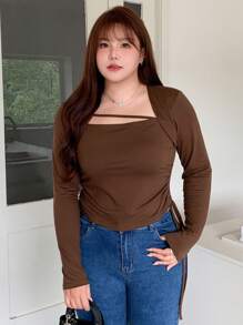 Dazy Petite Plus 加大码 V 领褶皱腰短款 T 恤，百搭设计，棕色，春夏秋季长袖女式上衣