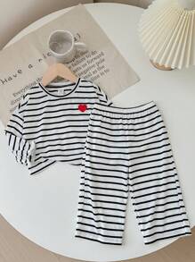 SHEIN Niemowlęca bluza z dzianiny w czarno-białe paski z nadrukiem serca i spodnie z gumką w pasie, 2-częściowy zestaw, odpowiedni na co dzień, czas wolny, na zewnątrz, wakacje jesienią/zimą