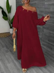 Slaydiva Plus Size Loose Vacation Style Scoop Neck Hollow Out Dress - Burgundy - View 1
