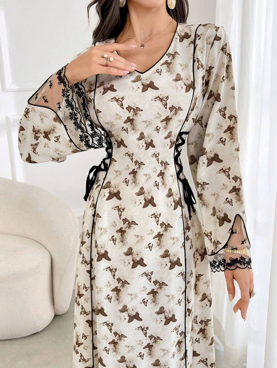 Al Najma 女士蝴蝶印花 V 领优雅长袖阿拉伯朴素连衣裙 - 咖啡棕 - 查看 1