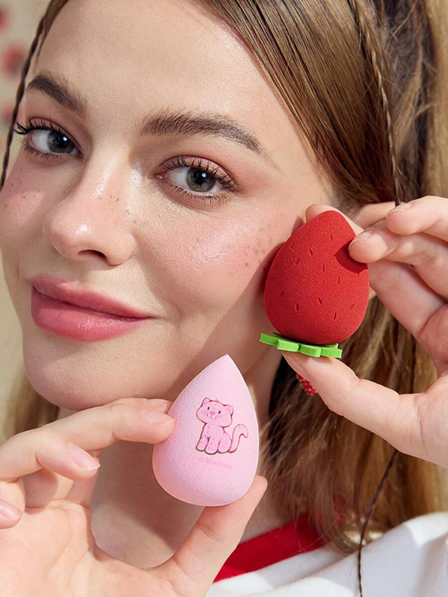 Strawberry Shortcake X SHEIN 2 Pcs Cartoon & Strawberry Makeup Sponge Set (Including Packaging),Gift Ideas - Multicolor - View 1