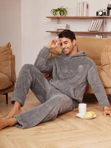 男士扑克牌刺绣连帽长袖上衣和裤子家居服套装，秋冬服装