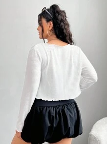 SHEIN EZwear Camiseta de manga corta con botones delanteros blancos para mujer talla grande, primavera/verano - Blanco - Ver 2