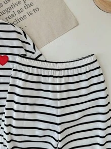 SHEIN Niemowlęca bluza z dzianiny w czarno-białe paski z nadrukiem serca i spodnie z gumką w pasie, 2-częściowy zestaw, odpowiedni na co dzień, czas wolny, na zewnątrz, wakacje jesienią/zimą