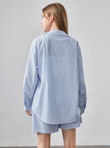 SHEIN Cô Gái Tuổi Teen Dệt Sọc Nhãn Cổ Bẻ Áo Sơ Mi & Quần Short Màu Yếm Áo Vest Thường Ngày 2 Bộ - Xanh và trắng - Xem 2